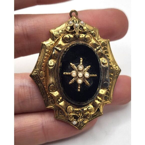 Vintage Black Glass Victorian Revival Pendant 2in - Picture 3 of 5